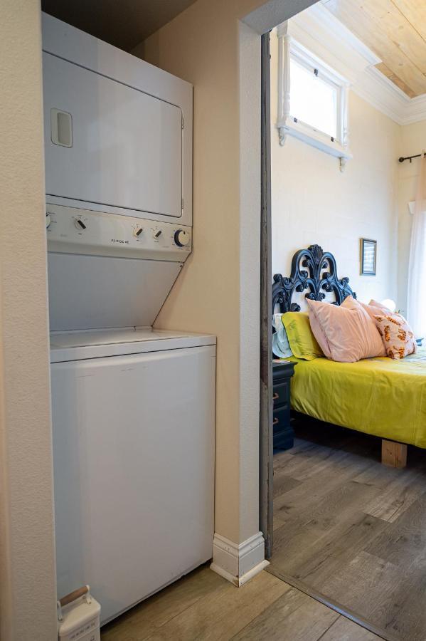 Chateau Royale, Pet Friendly, On Bayou, Downtown! New Iberia Exterior foto
