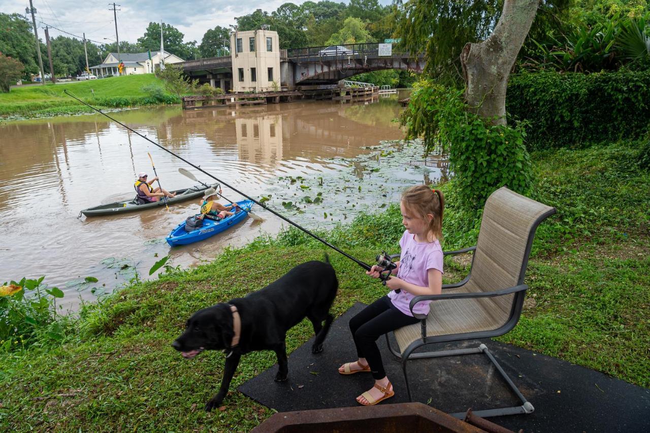 Villa Chateau Royale, Pet Friendly, On Bayou, Downtown! New Iberia Exterior foto