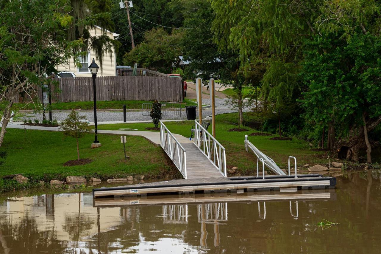 Villa Chateau Royale, Pet Friendly, On Bayou, Downtown! New Iberia Exterior foto